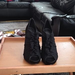 High heels shoes